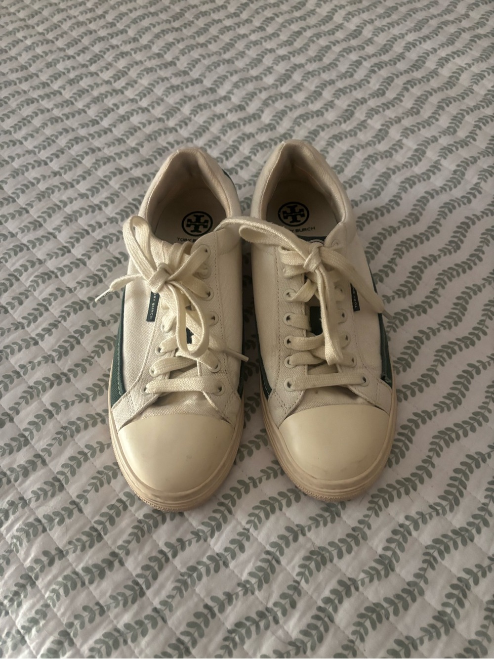 Tory Burch Cream Canvas Low-Top Sneakers with Green Stripe- washable/ Sz 7.5